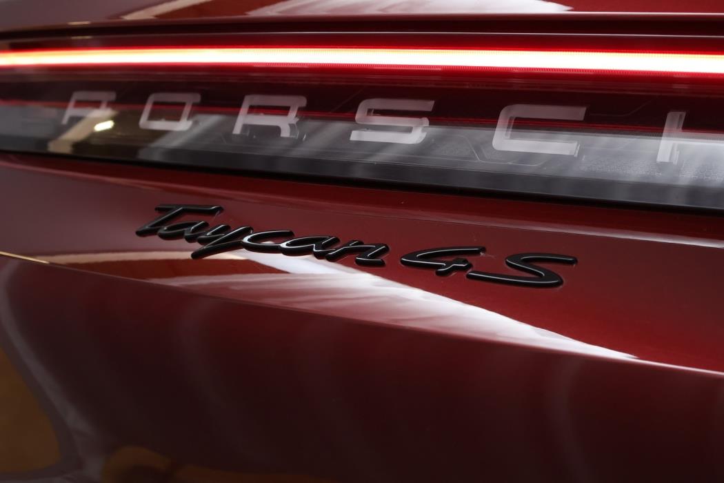 PORSCHE Taycan 2022