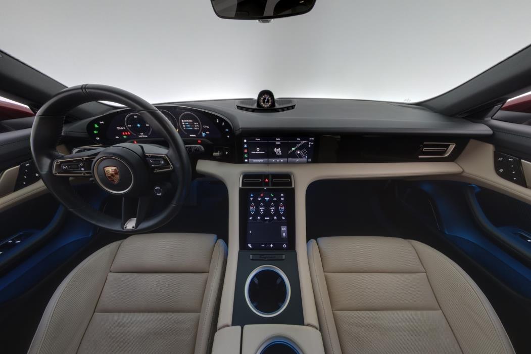 PORSCHE Taycan 2022