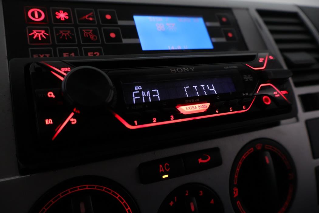 VOLKSWAGEN Transporter 2006