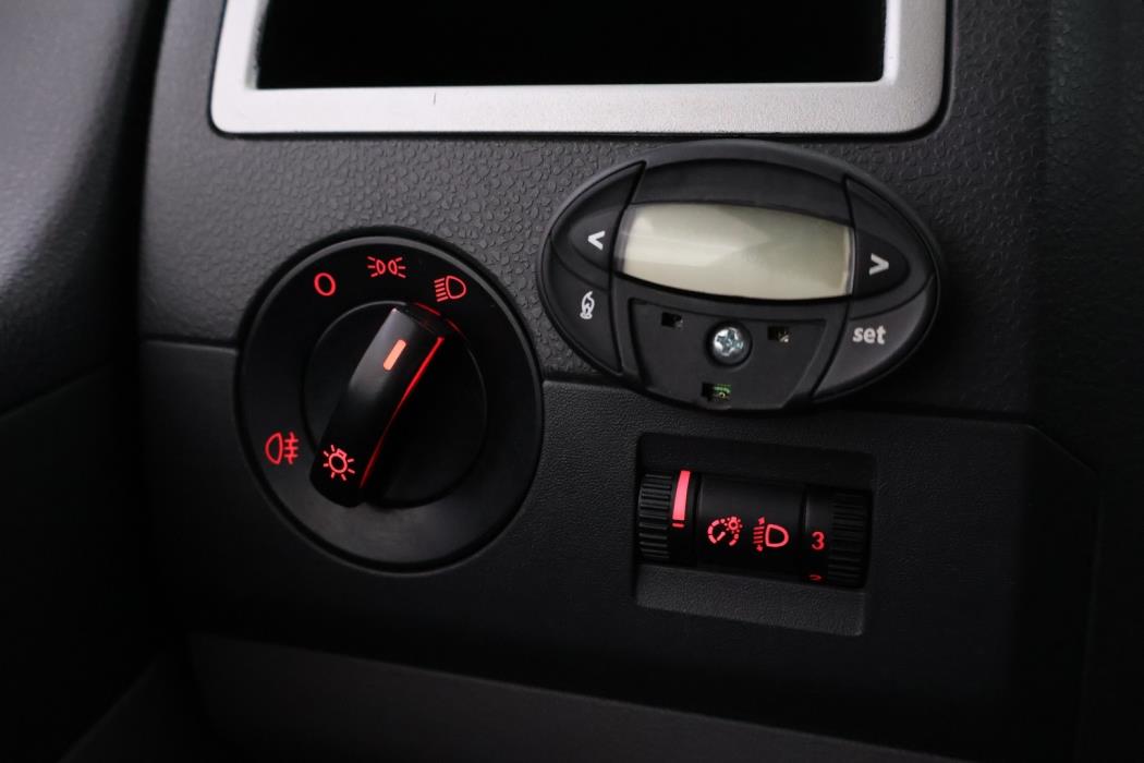 VOLKSWAGEN Transporter 2006