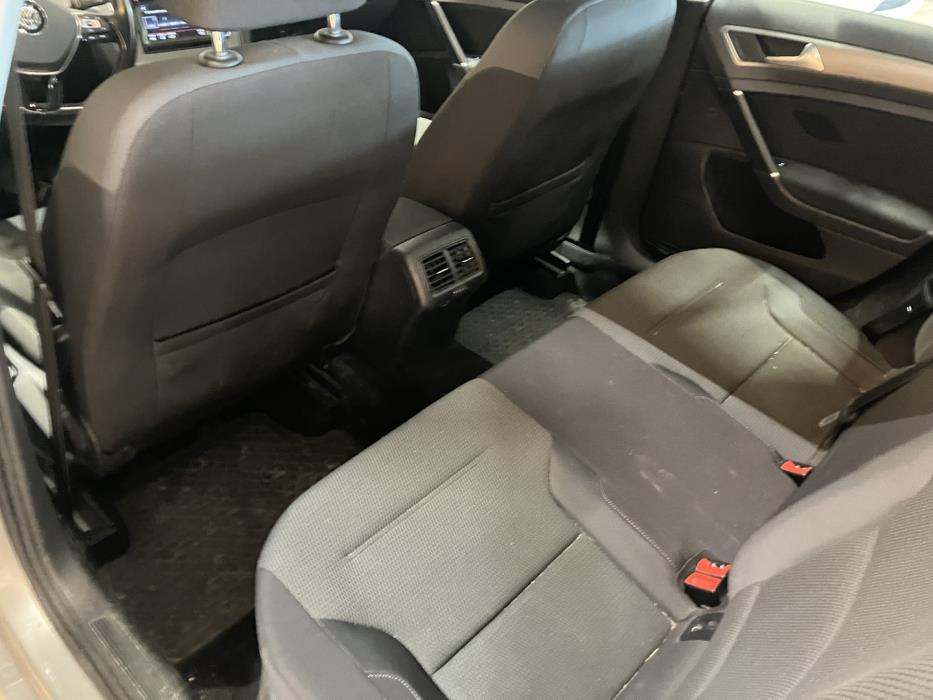 VOLKSWAGEN Golf 2015