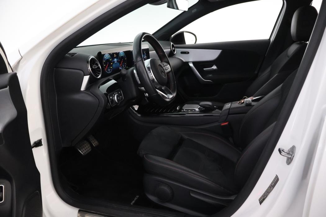 MERCEDES-BENZ A 2021