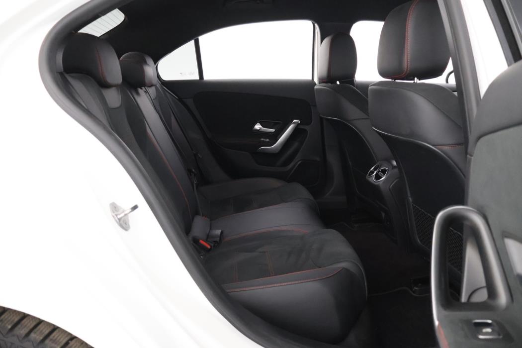 MERCEDES-BENZ A 2021