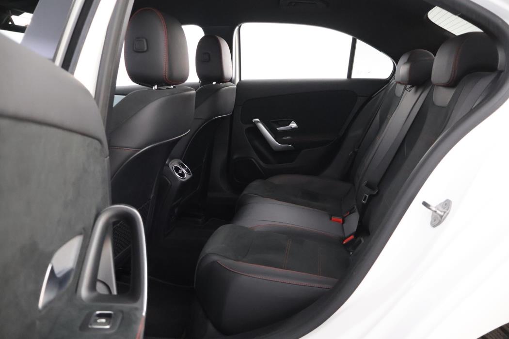 MERCEDES-BENZ A 2021