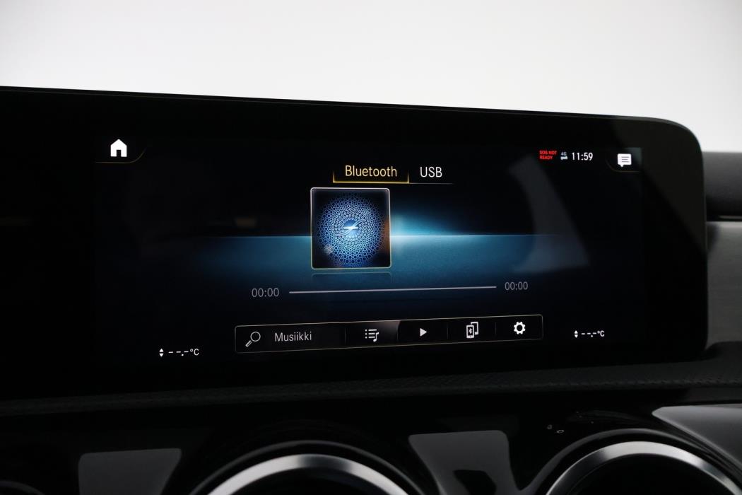 MERCEDES-BENZ A 2021