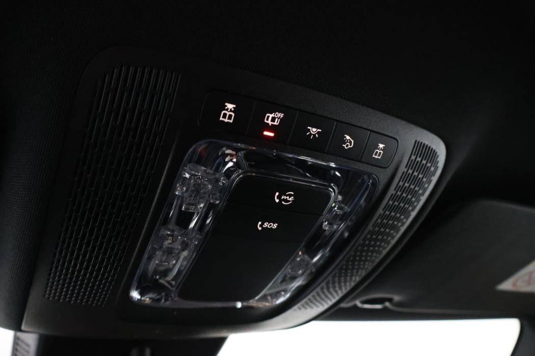 MERCEDES-BENZ A 2021