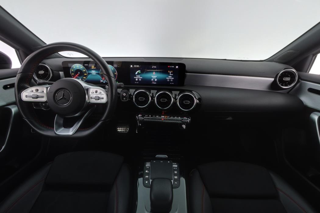 MERCEDES-BENZ A 2021