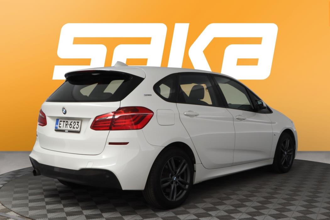 BMW 225 2018