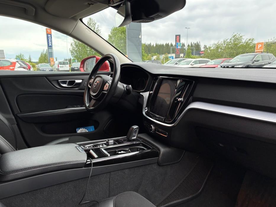 VOLVO V60 2020