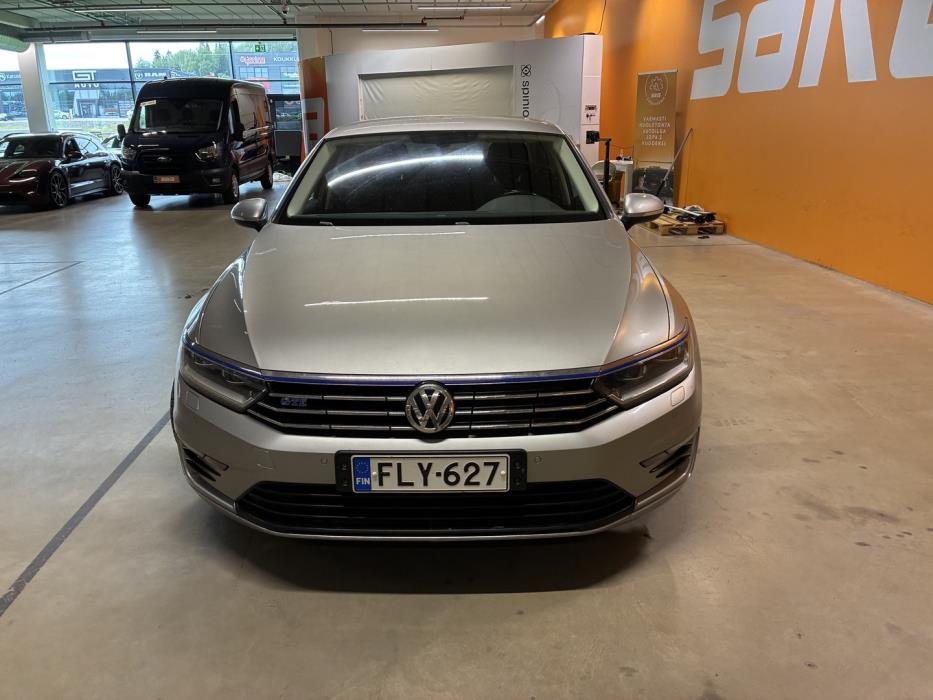 VOLKSWAGEN Passat 2016