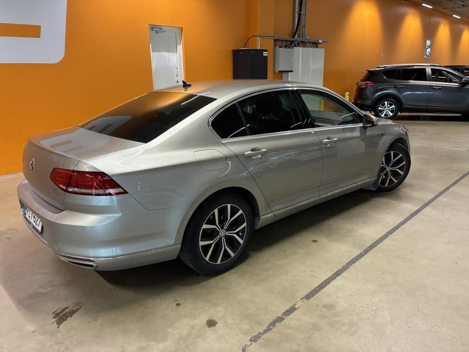 VOLKSWAGEN Passat 2016