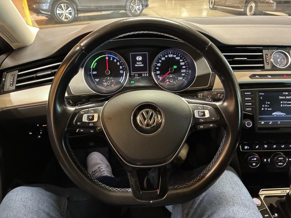 VOLKSWAGEN Passat 2016
