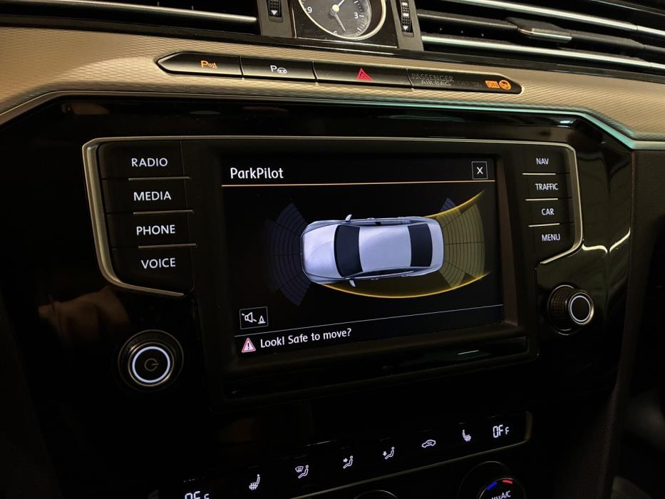 VOLKSWAGEN Passat 2016
