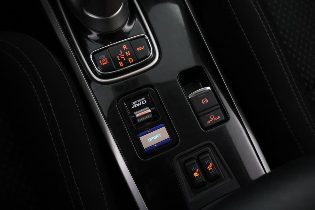 MITSUBISHI OUTLANDER PHEV 2020