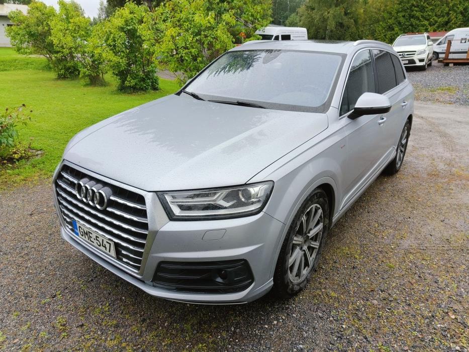 AUDI Q7 2015