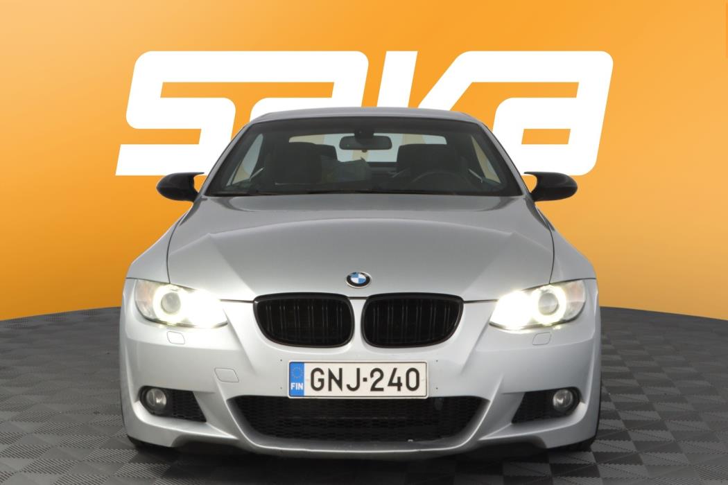 BMW 325 2008