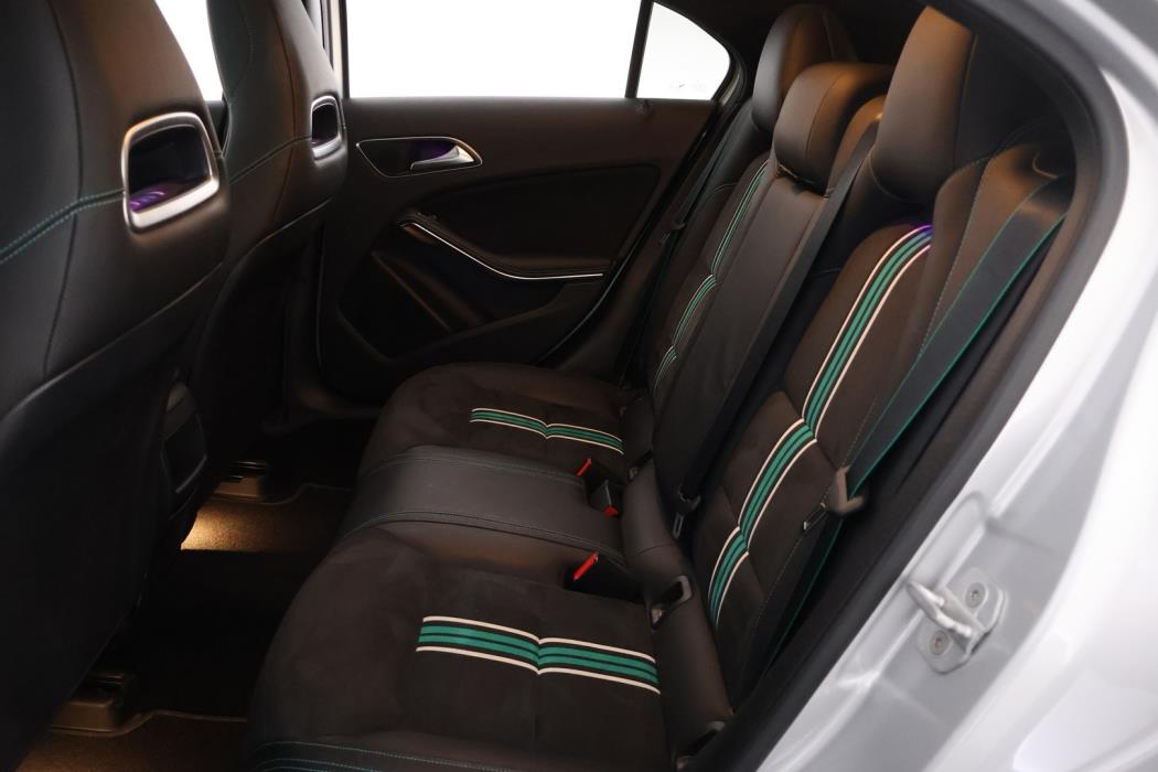 MERCEDES-BENZ A 2016