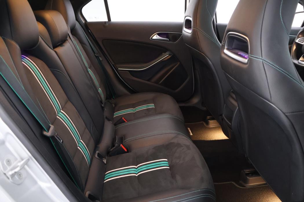 MERCEDES-BENZ A 2016