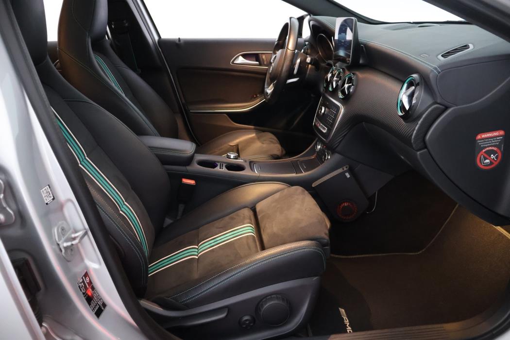 MERCEDES-BENZ A 2016