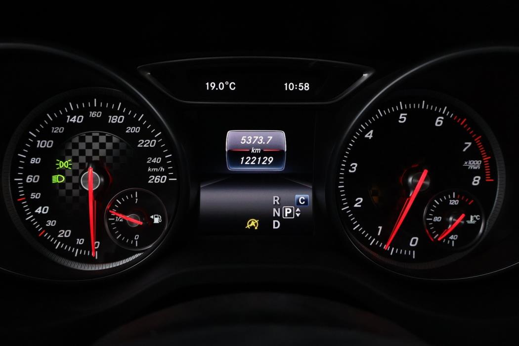 MERCEDES-BENZ A 2016