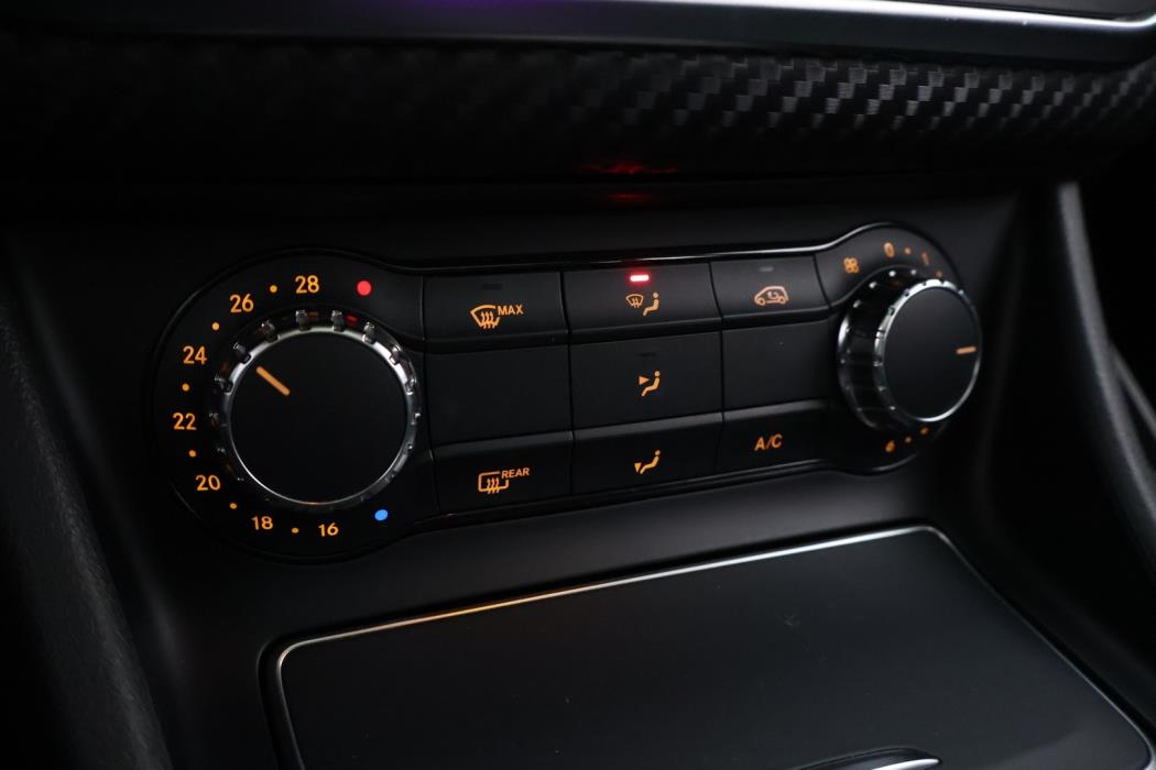 MERCEDES-BENZ A 2016