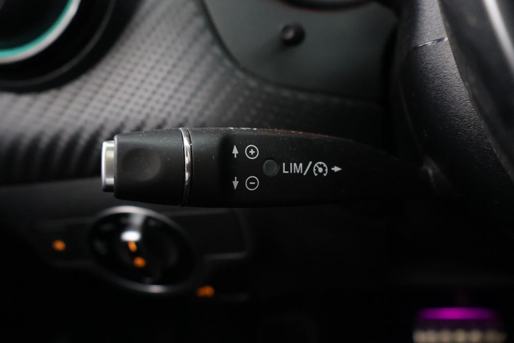 MERCEDES-BENZ A 2016