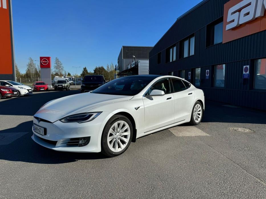TESLA Model S 2020