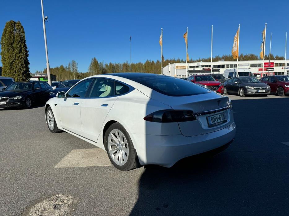 TESLA Model S 2020