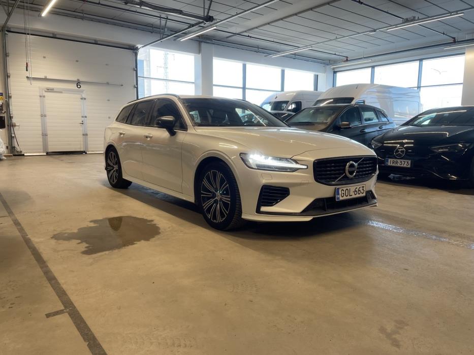 VOLVO V60 2021