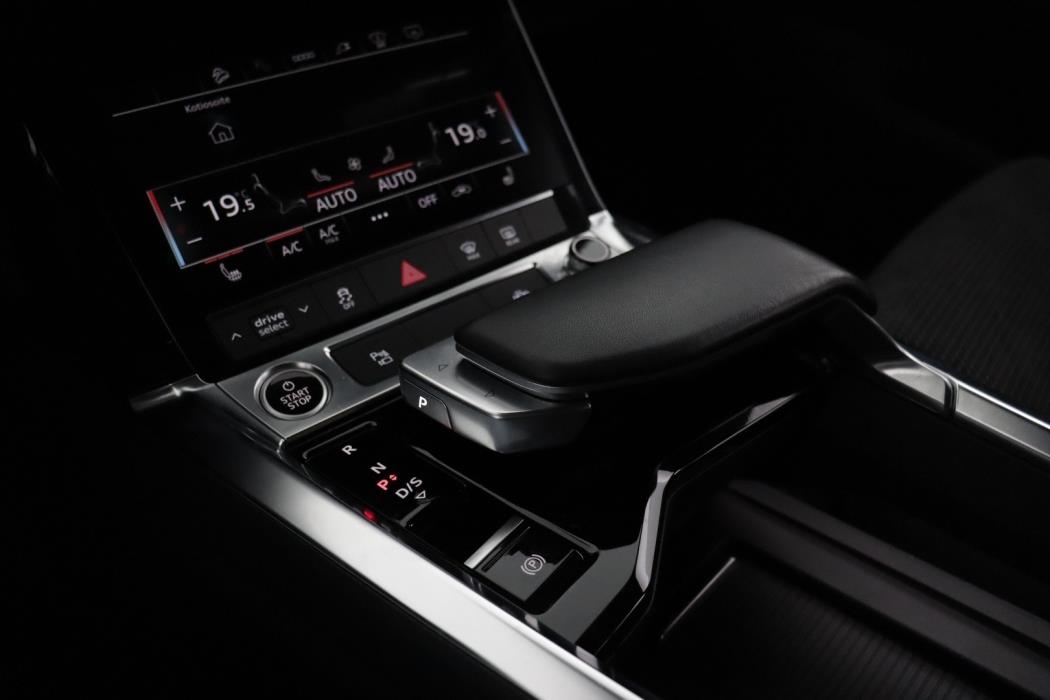 AUDI e-tron 2021