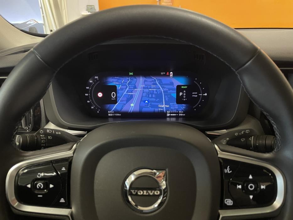 VOLVO XC60 2023