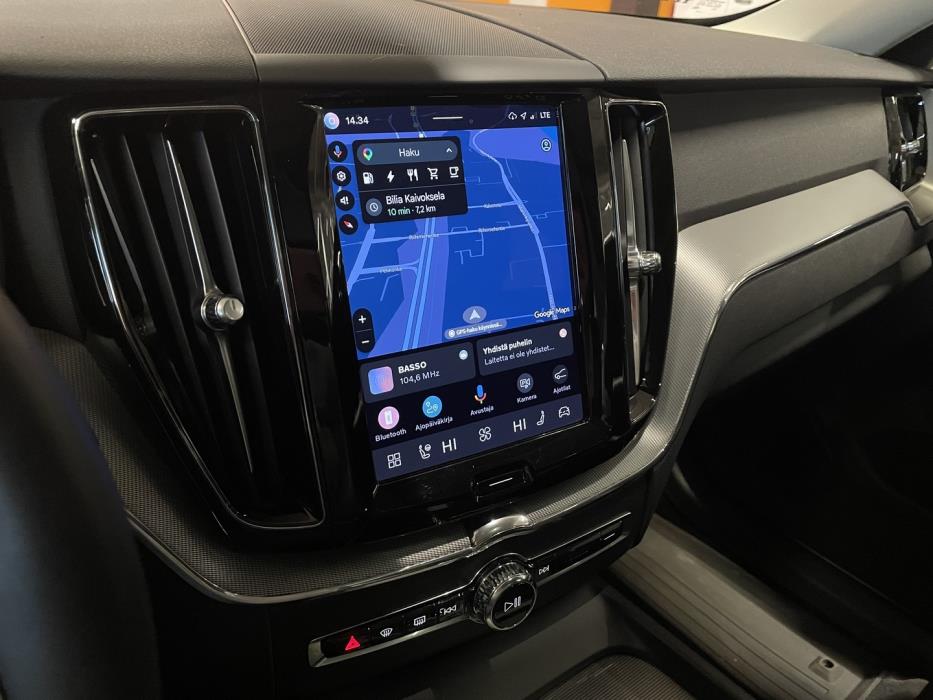 VOLVO XC60 2023