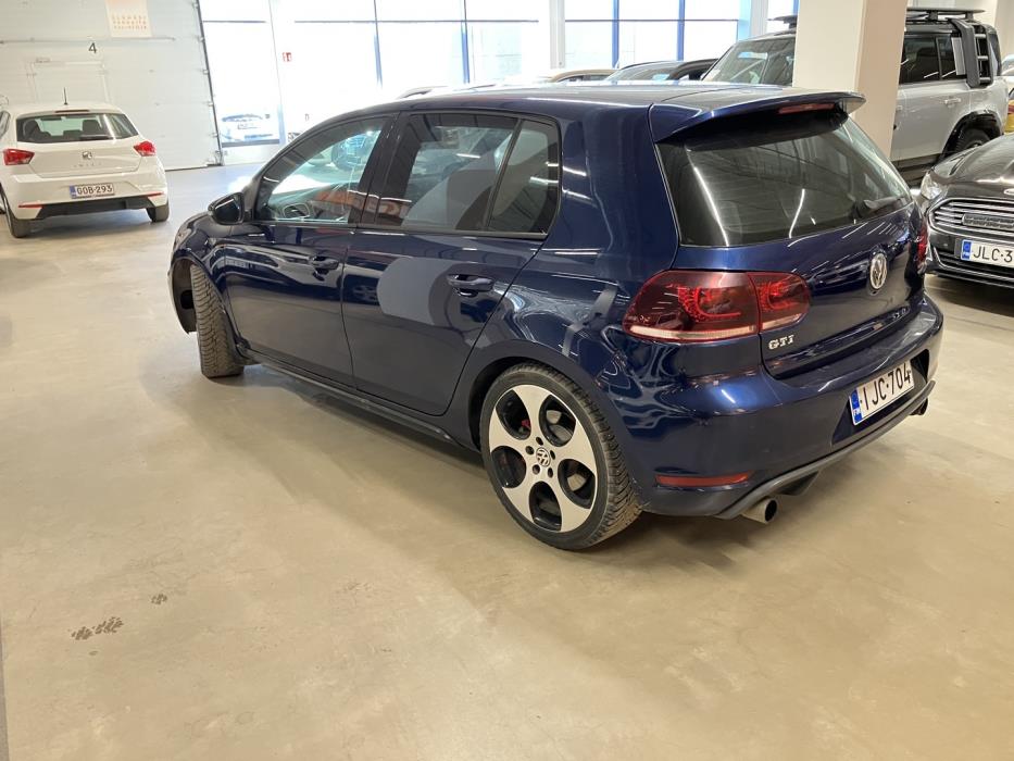 VOLKSWAGEN Golf 2009