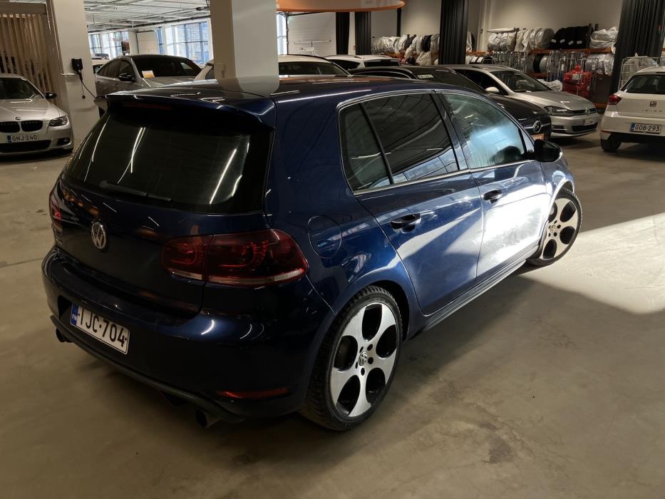 VOLKSWAGEN Golf 2009
