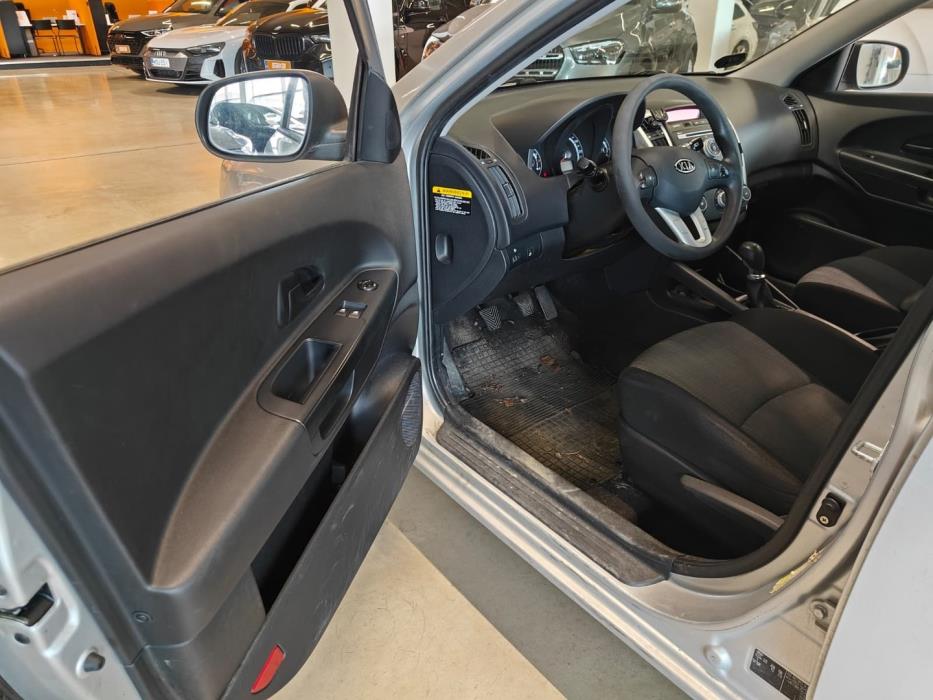 KIA cee'd 2010