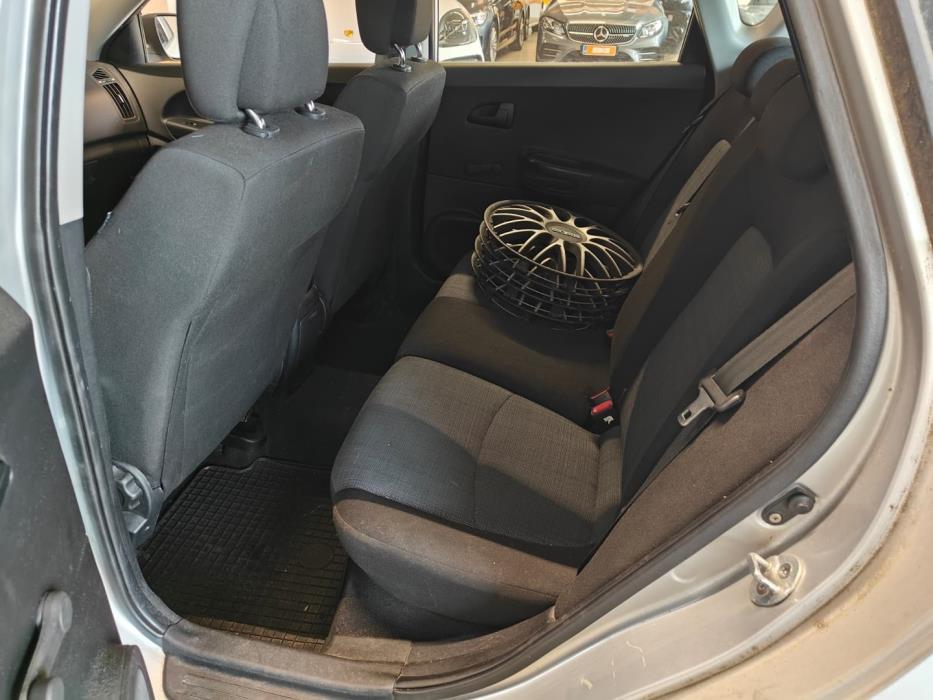 KIA cee'd 2010