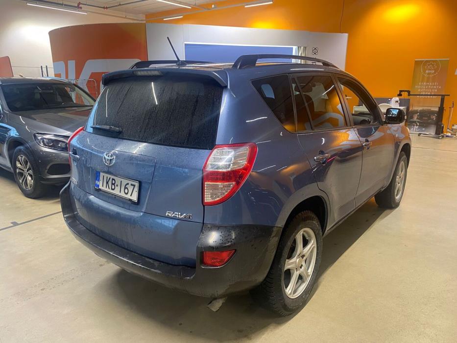 TOYOTA RAV4 2011