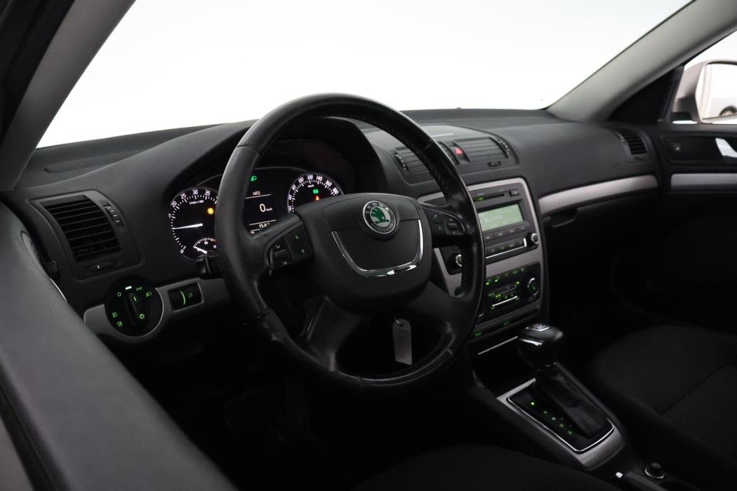 SKODA Octavia 2012
