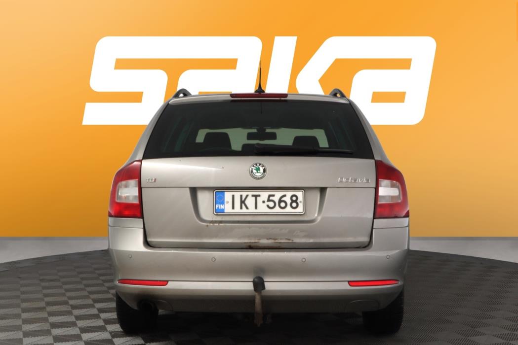 SKODA Octavia 2012