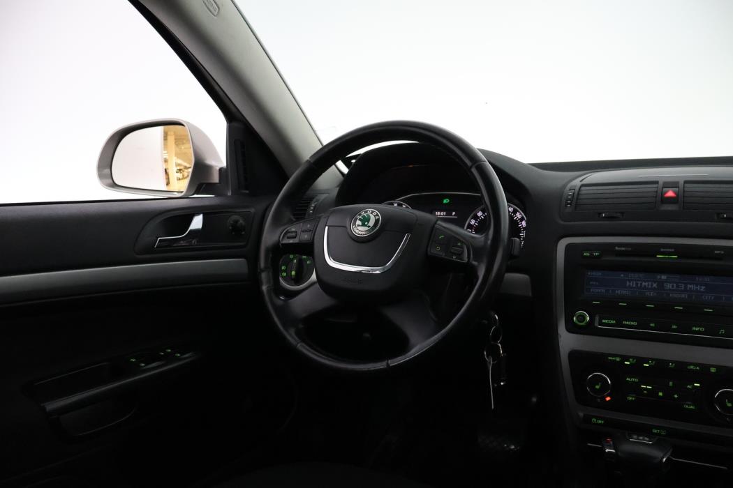 SKODA Octavia 2012