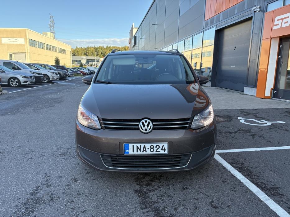 VOLKSWAGEN Touran 2014