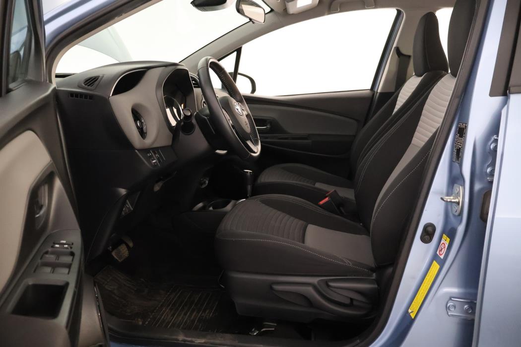 TOYOTA Yaris 2017