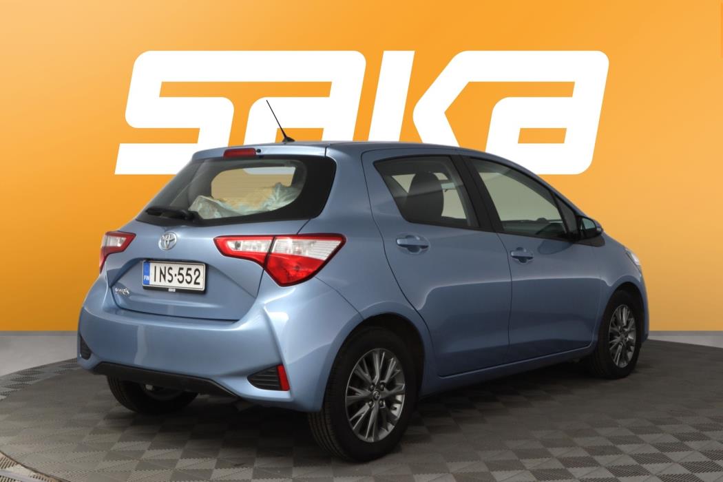 TOYOTA Yaris 2017