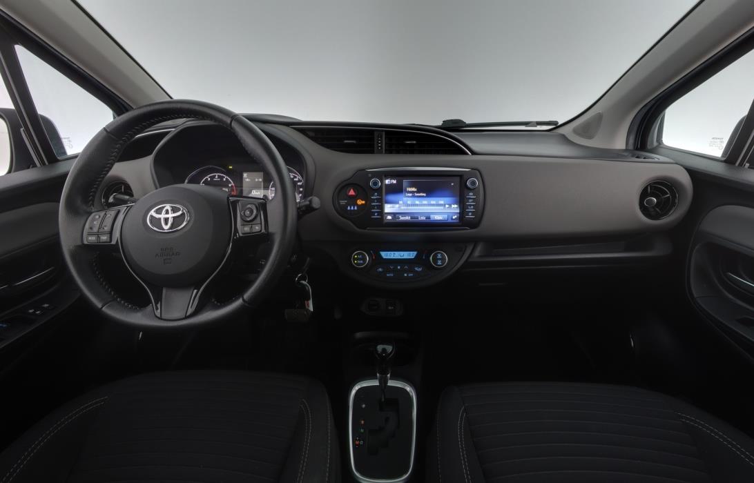 TOYOTA Yaris 2017