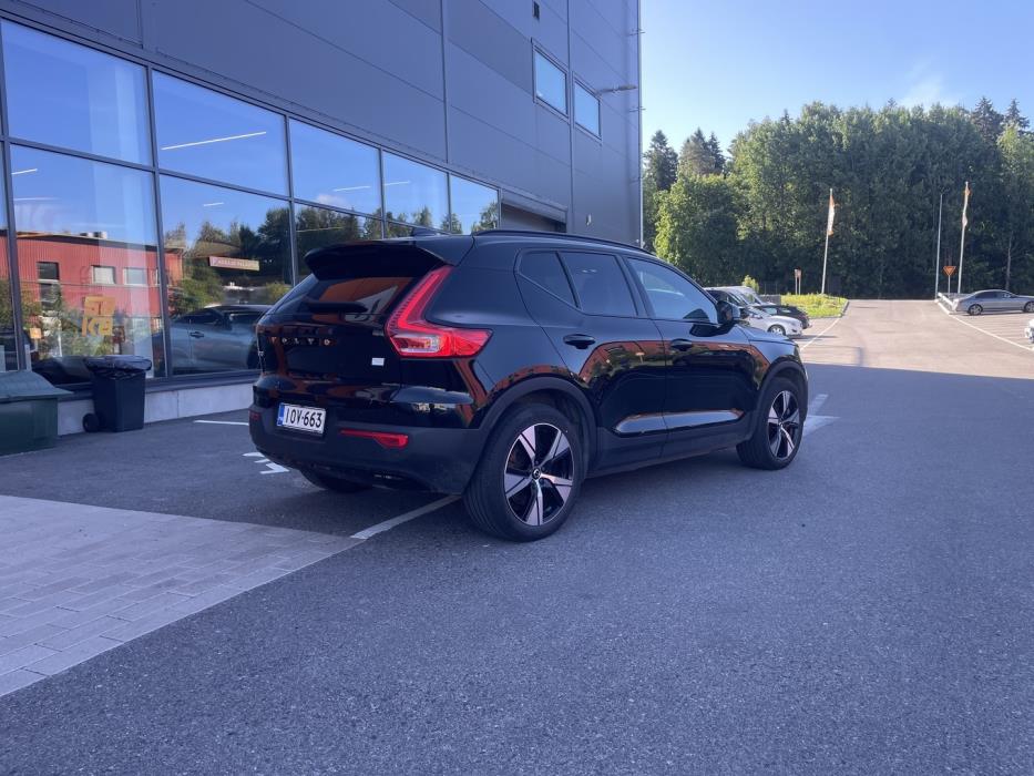 VOLVO XC40 2022