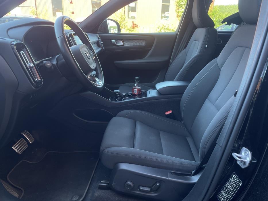VOLVO XC40 2022