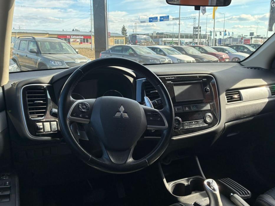 MITSUBISHI Outlander 2014