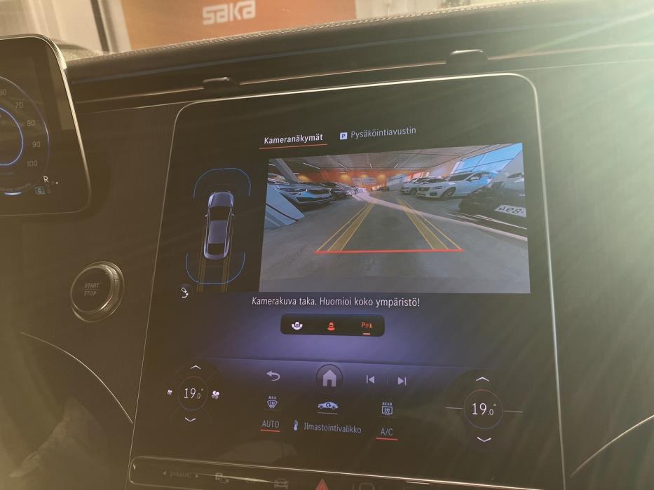 MERCEDES-BENZ EQE 2023