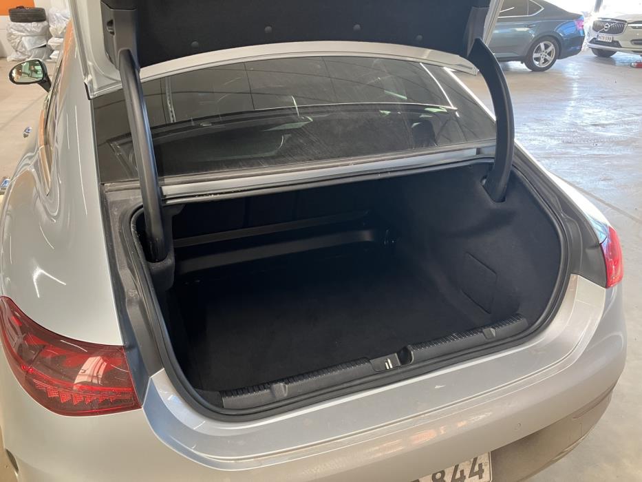 MERCEDES-BENZ EQE 2023