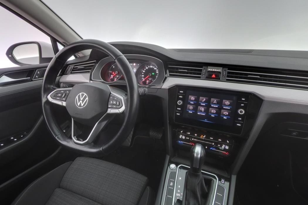 VOLKSWAGEN Passat 2021